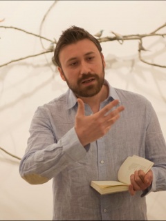 Ο συγγραφέας Δημήτρης Τανούδης